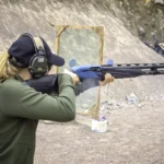 Beretta 1301 Comp Pro haulikolla ammutaan metallimaaleja