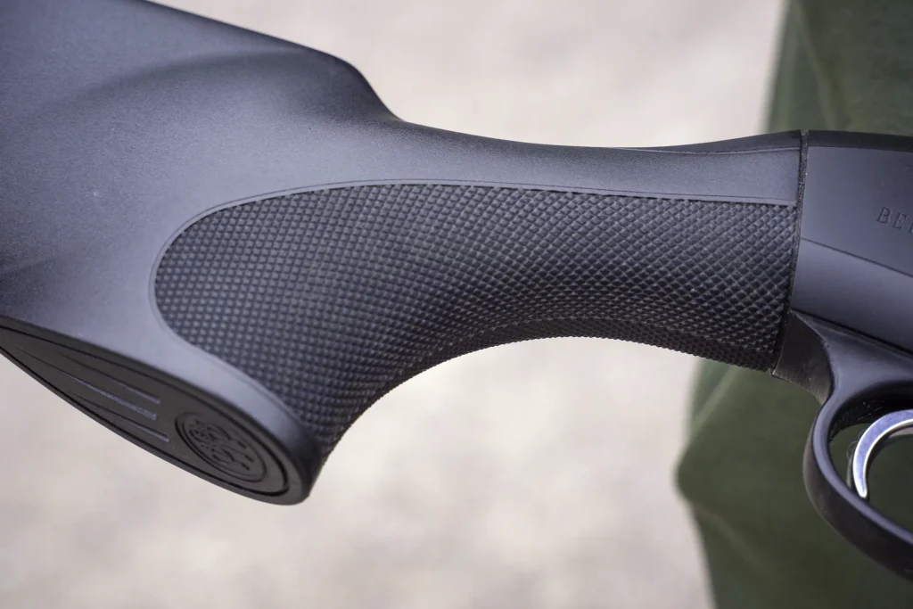 Beretta 1301 Comp -haulikon kahvan karhennukset